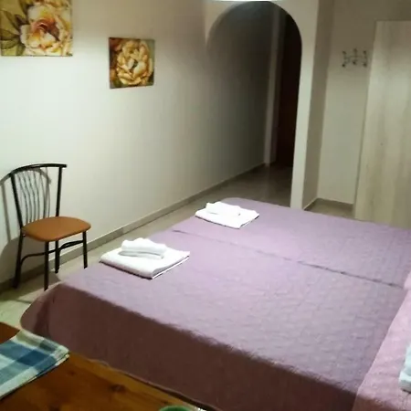 Twins * Benitses (Corfu)